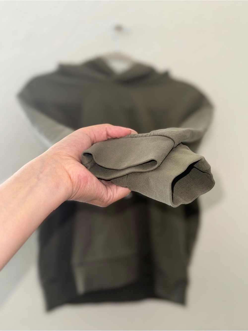 H&M Women's Crewneck Sweater in Olive Green